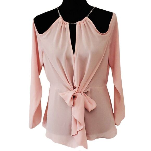 BOLD elements Tops - BOLD Elements Peach Chain Cold Shoulder Bow V-Neck Top Size M